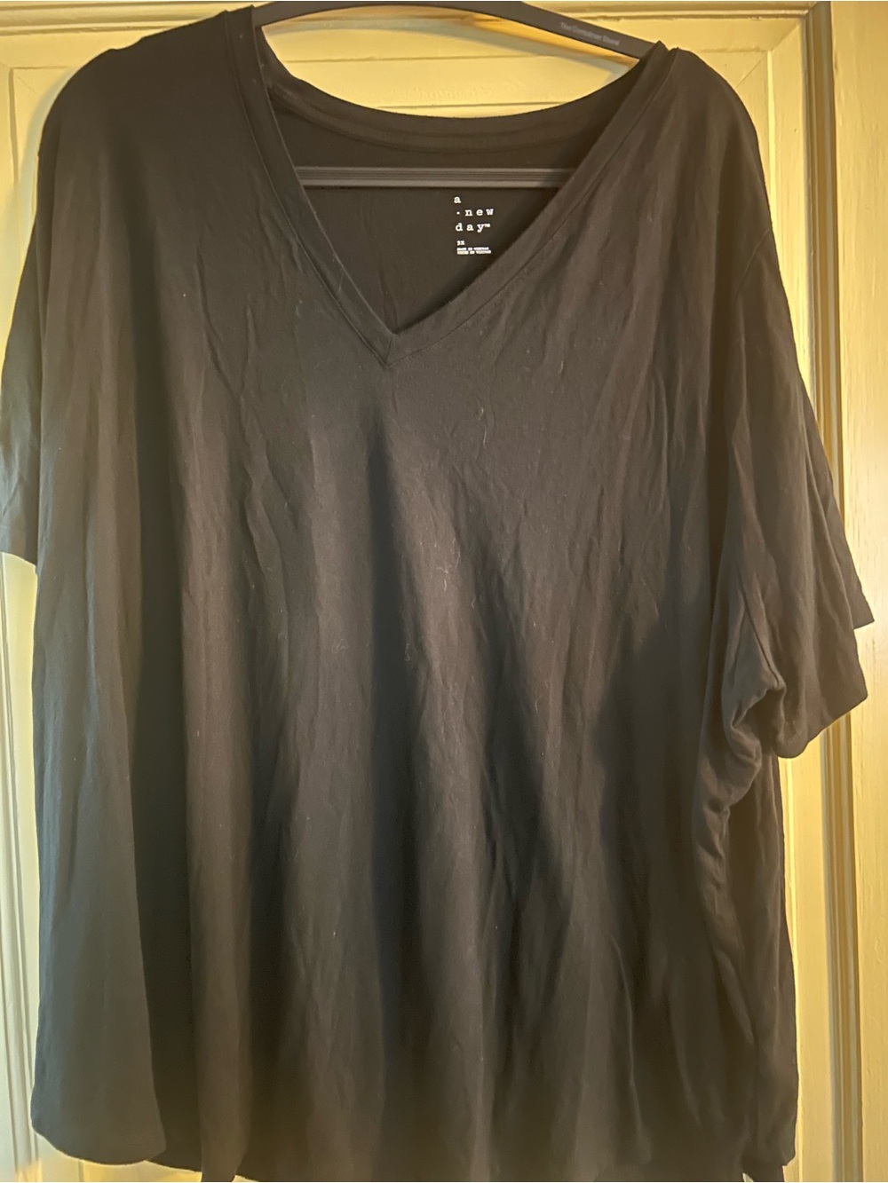 a new day Womens  Black V-Neck Short Sleeve Tee